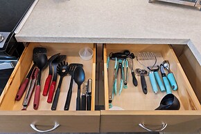 @marbella Lane - Elegant 3BR w/ Marvelous Views