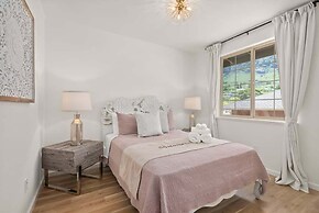 @ Marbella Lane - Paradise Point Close to Beaches