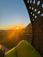 @ Marbella Lane - Pōmaika'i Ocean Love Paradise