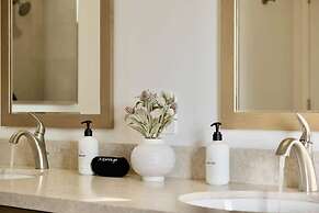 @ Marbella Lane - Pōmaika'i Ocean Love Paradise