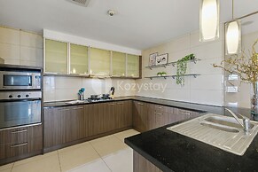 Corinna by Kozystay - Senayan