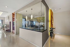 Corinna by Kozystay - Senayan