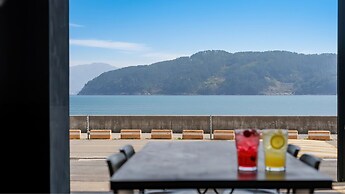 Geoje Lighthouse Pension