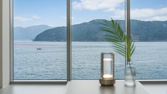 Geoje Lighthouse Pension