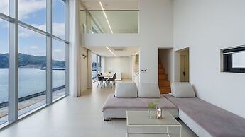 Geoje Lighthouse Pension