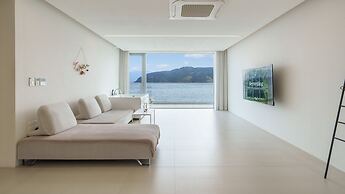 Geoje Lighthouse Pension