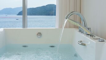 Geoje Lighthouse Pension