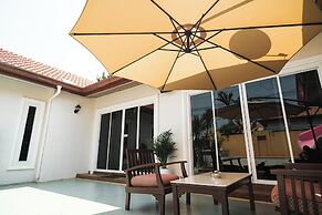 Massarossa Pool Villa Pattaya