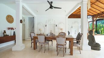 Villa Mogi by Villa Finder