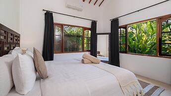 Villa Mogi by Villa Finder