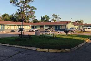 Blueway Inn and Suites El Dorado