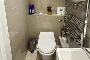 2-bed Gucci Flat - Sleeps 6 & Close to Harrods