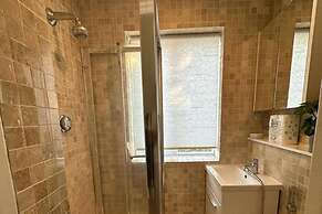 2-bed Gucci Flat - Sleeps 6 & Close to Harrods