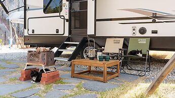 Sokcho Supuro Caravan
