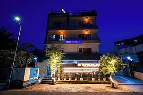 Fabhotel Divine & Banquet