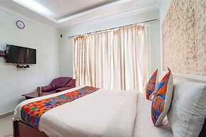 Fabhotel Rajathi Holiday Peak