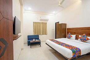 Fabhotel Three Waves