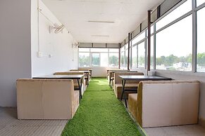 Fabhotel Nakshatra Palace