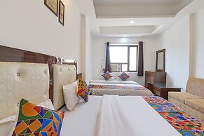 Fabhotel Nakshatra Palace