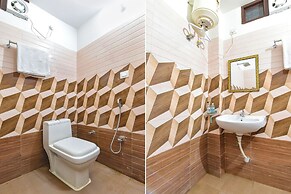 Fabhotel Nakshatra Palace