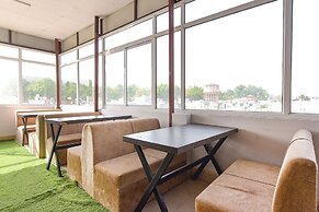 Fabhotel Nakshatra Palace