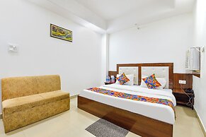 Fabhotel Nakshatra Palace