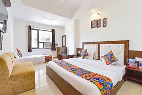 Fabhotel Nakshatra Palace