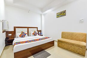 Fabhotel Nakshatra Palace