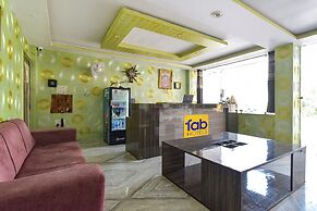 Fabhotel Nakshatra Palace