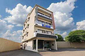 Fabhotel Regal