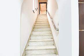 Fabhotel Golden Key Inn