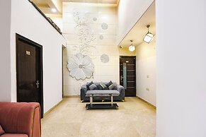 Fabhotel Golden Key Inn