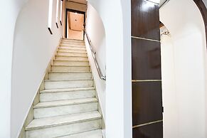 Fabhotel Golden Key Inn