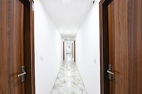 Fabhotel Golden Key Inn