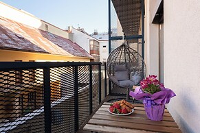 Apart loft hotel in Karlin