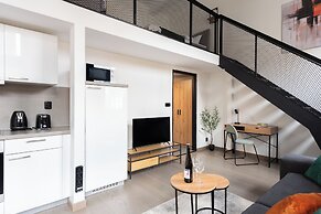 Apart loft hotel in Karlin