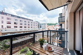 Apart loft hotel in Karlin