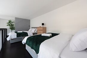 Apart loft hotel in Karlin