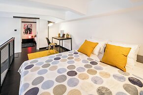 Apart loft hotel in Karlin