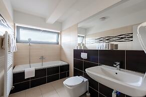 Apart loft hotel in Karlin