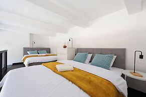 Apart loft hotel in Karlin