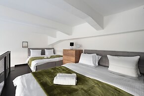 Apart loft hotel in Karlin