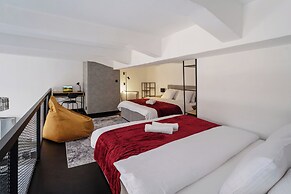 Apart loft hotel in Karlin