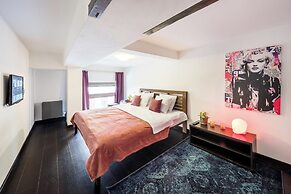 Apart loft hotel in Karlin