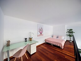 Apart loft hotel in Karlin