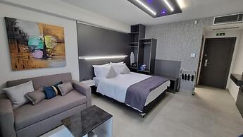 LUXSUITES