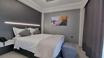 LUXSUITES