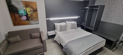 LUXSUITES