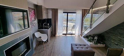 LUXSUITES