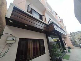 Hotel Shri Radha Niwas